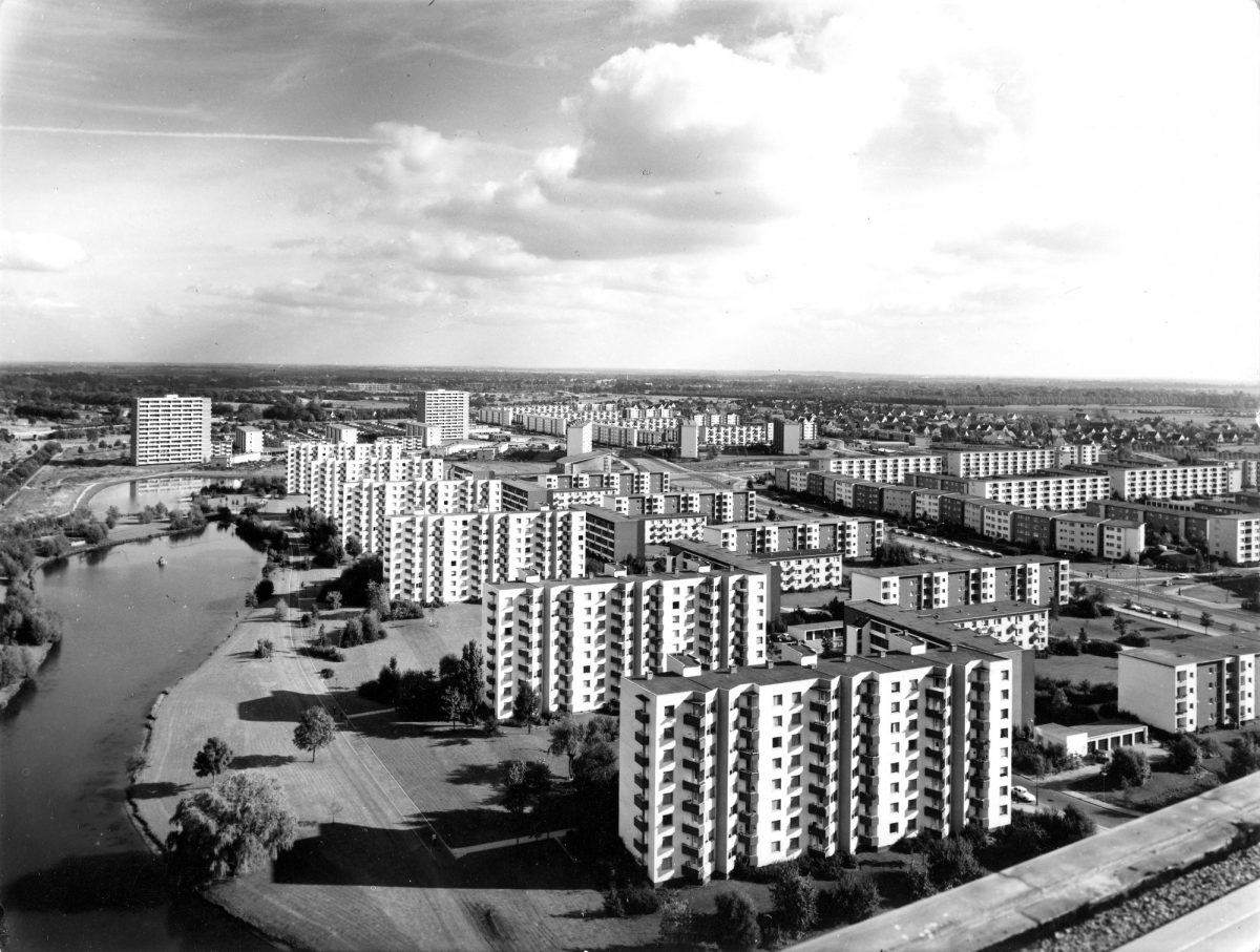 Neue Vahr Bremen Max Säume, Günter Hafemann, Ernst May, Hans Bernhard Reichow, Alvar Aalto, Wolfgang Bilau, Hans Albrecht Schilling (Farbgestaltung); Karl-August Orf (Landschafts-architektur) 1957-1962 Foto: Franz Scheper © Hamburgisches Architekturarchiv