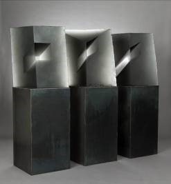 Stanislav Libensk and Jaroslavá Brychtová 1991/1992, made 2001 cast and polished glass, H. 85 cm, W. 85 cm, D. 11 cm Die Neue Sammlung - The Design Museum Permanent loan from the Danner Stiftung, Munich Photo: Die Neue Sammlung - The Design Museum (A. Laurenzo)