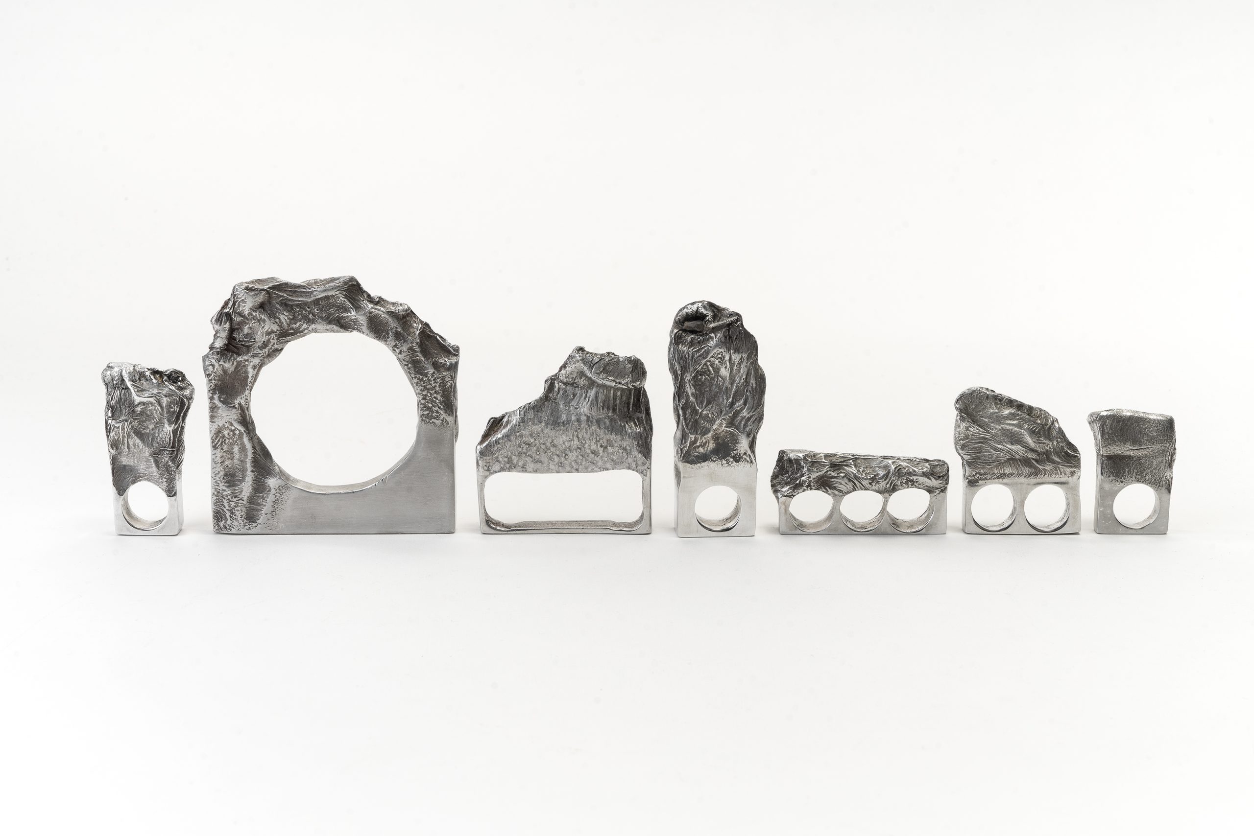 Zohar Fadlon. Ringe „Metal Rebellion”, 2015. Aluminium. Fotografin: Liat Elbling