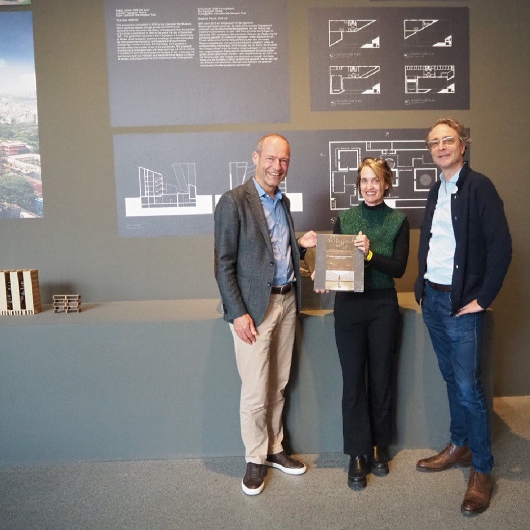 Diese Woche durften wir die 40.000 Besucherin in unserer Ausstellung MARINA TABASSUM ARCHITECTS: IN BANGLADESH…