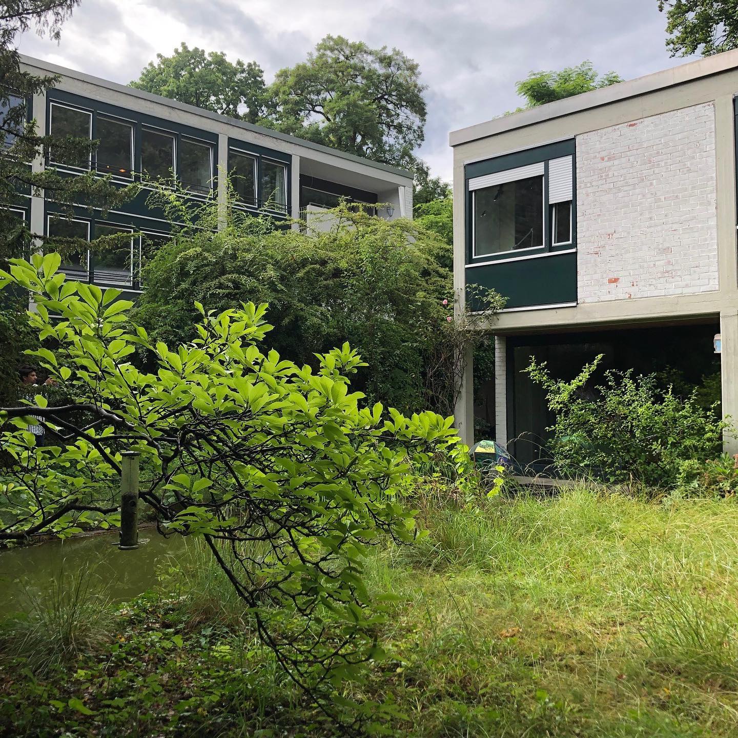 Am Freitag, den 24.6. durfte der Förderverein des Architekturmuseums das ehemalige Wohnhaus des Architekten Herbert…